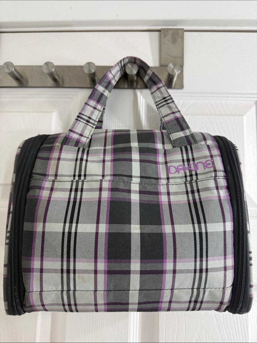 Dakine Insulate Travel Bag / Hanging Toiletry Organizer – Purple Plaid